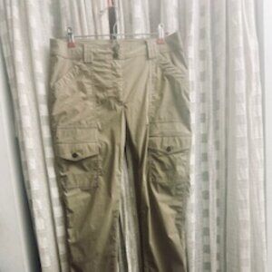 Anatomie  The Kate Skinny Cargo Pants. Size Medium, Khaki